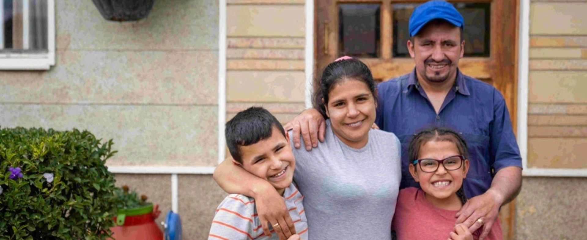 Image of a Colombian familiy