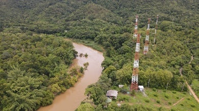 Infraestructura de telecomunicaciones en la selva amazónica