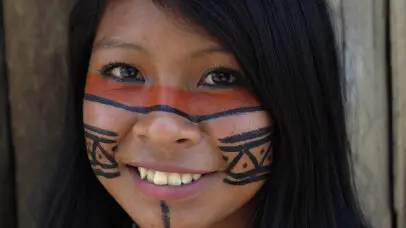 Una joven indigena de la Amazonía