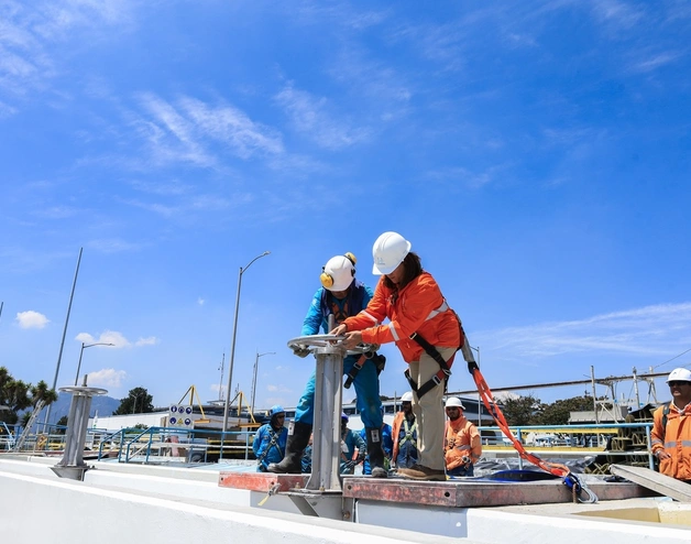 Image of public water system works in Bogotá