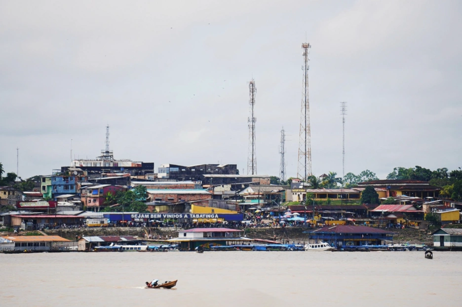 Foto de la ciudad de Tabatinga ciudad en Brasil sobre el río amazonas al oeste de la Amazonia